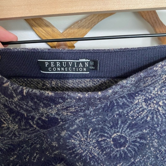Peruvian Connection Navy blue pencil skirt with a floral pattern - Picture 4 of 4